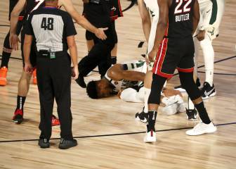 Giannis abandona el partido con una preocupante lesión de tobillo