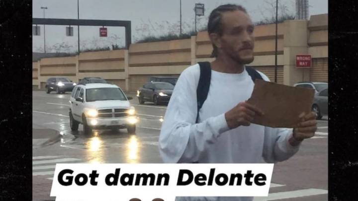 Delonte West pidiendo por las calles de Dallas.