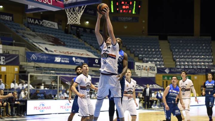 Birutis sigue colosal y el Obradoiro suma la cuarta