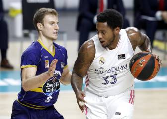 Tavares sostiene a un Madrid que sobrevive al Obradoiro