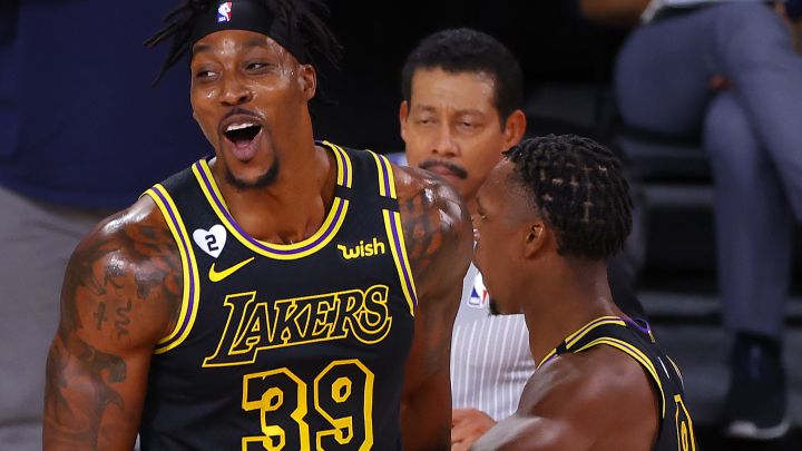 El sainete de la noche: Dwight Howard 'renueva' con los Lakers y acaba firmando con los Sixers