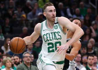 Golpe de efecto de Michael Jordan: firma a Gordon Hayward