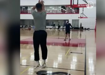 Algunos dirán que el video no es real: la última locura de Curry y los triples que cuesta hasta creer