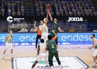 El Betis de Joan Plaza gana al Unicaja el partido imposible