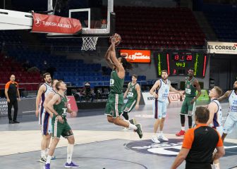 El Baskonia remonta ante el Valencia y acaba bien el año