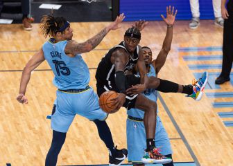 La heroicidad de Caris LeVert (43) no sirvió a los Nets en Memphis