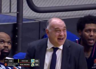 Con el partido ardiendo los árbitros pitaron está rigurosísima acción: Laso se quedó en shock...