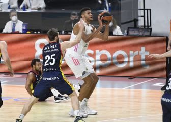 Tavares sentencia con un triple