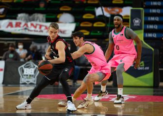 El Barça arrolla al colista