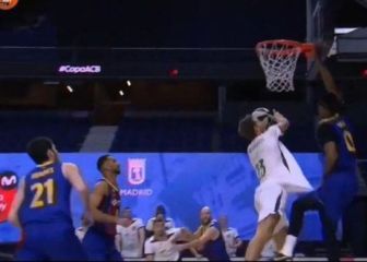 Clamor tras la falta no pitada al Barça: 