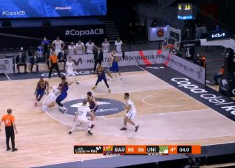 La polémica falta que reclama Unicaja a 0,4 segundos y que podía haber eliminado al Barça
