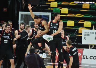 Jenkins y Hakanson sacan al Bilbao de descenso ante el Betis