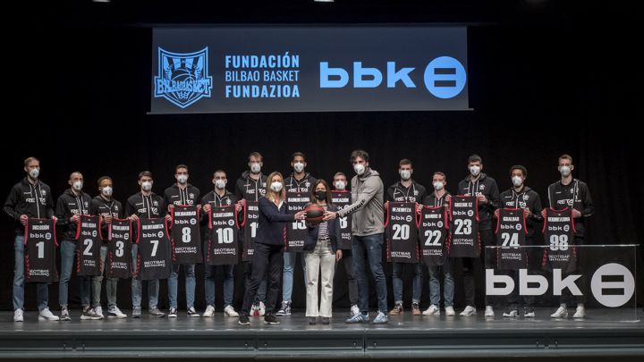 Los jugadores del Bilbao cambian su nombre ante el Baskonia por otros con causas sociales