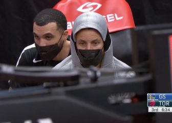 La reacción de Curry al ver cómo sus Warriors perdían por 60 puntos