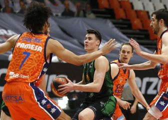 El Joventut asalta la Fonteta