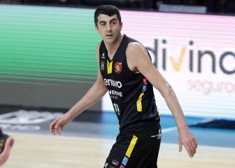 Shermadini pasa la noche en el aeropuerto por su visado