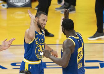 Curry acaba con los Jazz