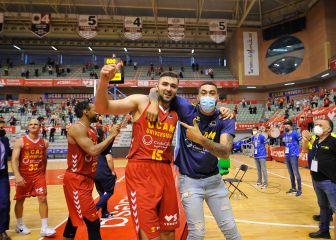 El UCAM Murcia cierra su curso con público y victoria en casa