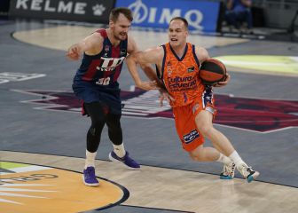 El Baskonia tira de orgullo y fuerza el tercer partido con el Valencia