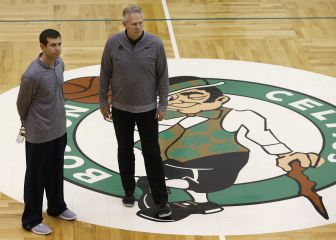 Bombazo en Boston: Stevens deja el banquillo y sustituye a Ainge