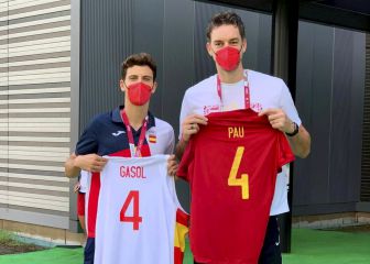 Los Pau de España intercambian camisetas