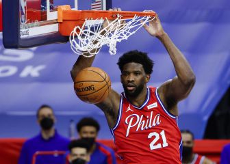 Los Sixers se lo dan todo a Embiid