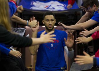 Simmons rompe la baraja