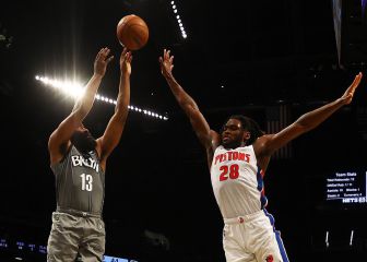 Harden caza a Larry Bird