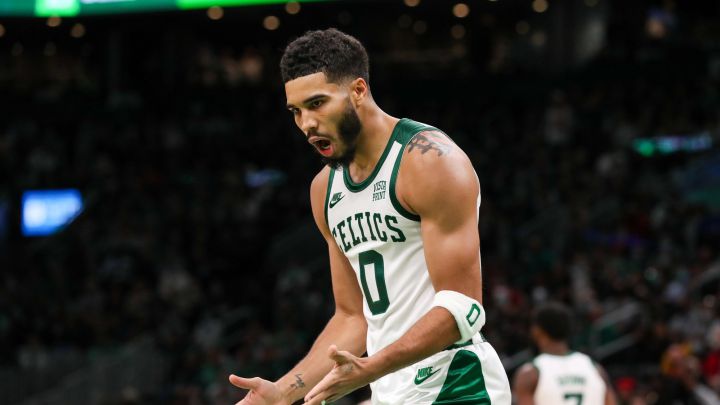 Los Boston Celtics no están teniendo un buen comienzo de temporada, con un récord de 2-5. A pesar de la situación, Brad Stevens muestra tranquilidad.