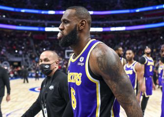 LeBron monta el pollo en Detroit