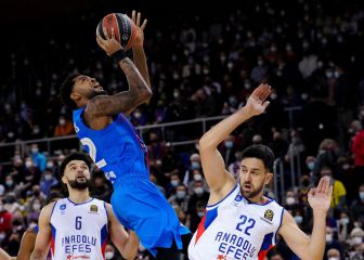 El Barça vence en el espectáculo lamentable de Ataman