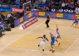 Nick Calathes hace historia como máximo asistente en la Euroliga y lo celebra así: pase espectacular