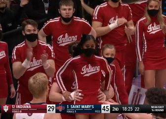 Todo el pabellón y los jugadores incluidos: el momentazo de esta 'cheerleader' acabó en ovación