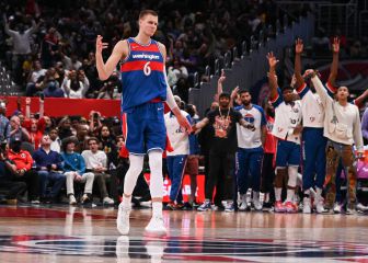 Porzingis agua la fiesta de un histórico Lebron James