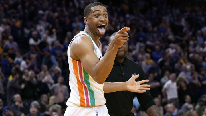 Los Spurs consiguen una agónica victoria en el Chase Center y están a 2,5 victorias de Lakers y Pelicans. Pelearán por el play-in hasta el final.