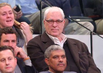 Phil Jackson reaparece en la búsqueda de técnico de los Lakers