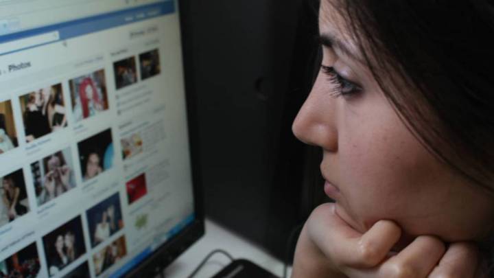 Facebook refuerza sus herramientas para prevenir el suicidio 