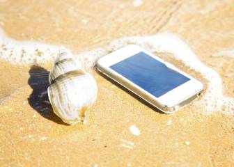 5 cosas que ya no necesitamos llevar en verano gracias al móvil