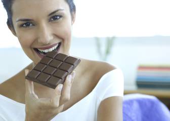 Qué comer para combatir el acné (sorpresa: el chocolate está en la lista)