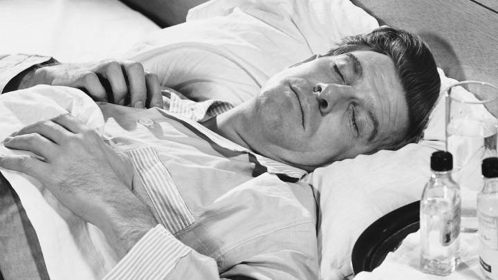 Tu forma de dormir está haciendo que te salgan arrugas