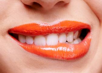 5 factores que están boicoteando el blanco de tus dientes