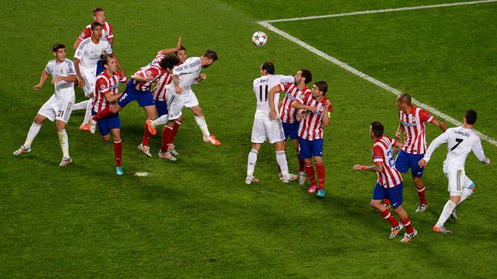 Rematar mucho de cabeza puede provocar daños en el cerebro como a los boxeadores