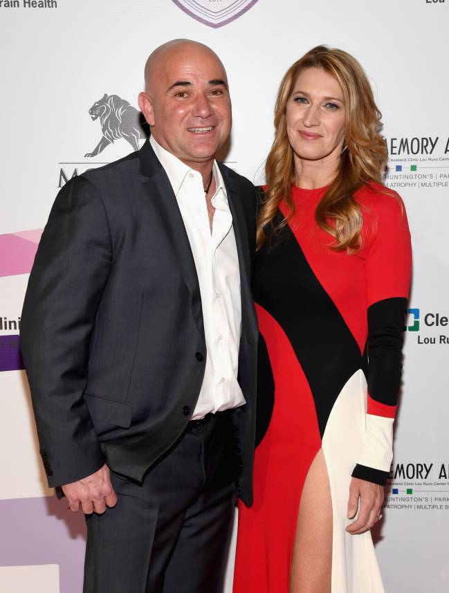 Agassi junto a su mujer.