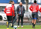 ¿Mena o Beausejour? El dilema de Sampaoli frente a Perú