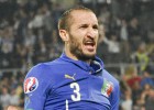 Chiellini salva a Italia con dos cabezazos ante Azerbaiyn