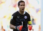 Claudio Bravo ya es el jugador con más partidos por la Roja