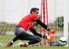 Claudio Bravo es liberado de la 