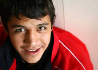 El centenario de Sánchez en la Roja: los hitos de su carrera