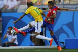 Alexis: "Los partidos con Brasil siempre son emocionantes"