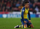 Alexis no se recupera y se perderá el clásico de Londres
